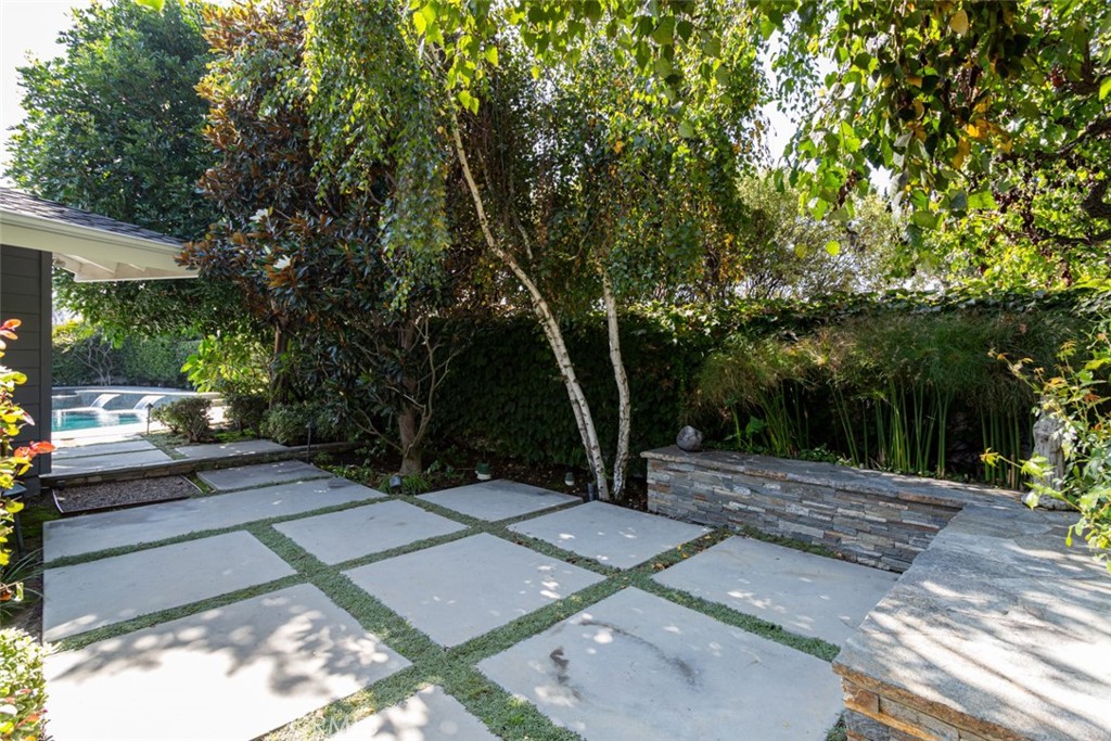 2043 N Capella Court
