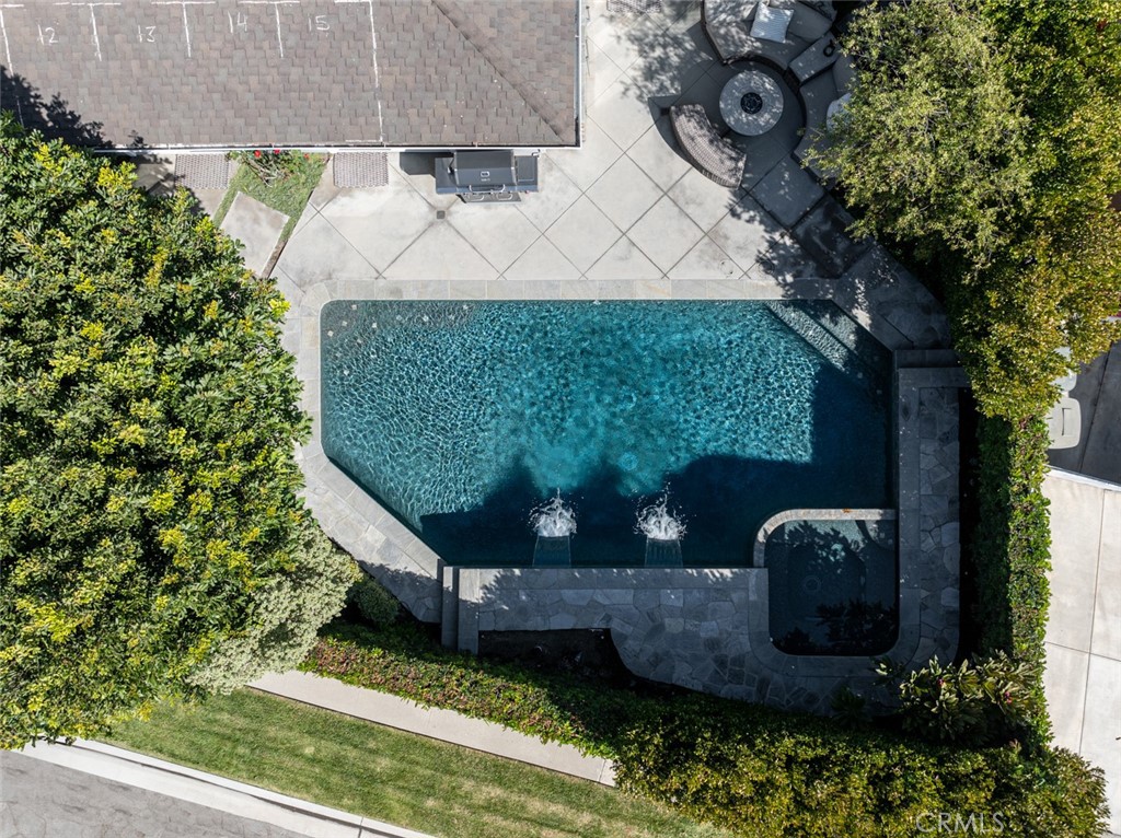 2043 N Capella Court