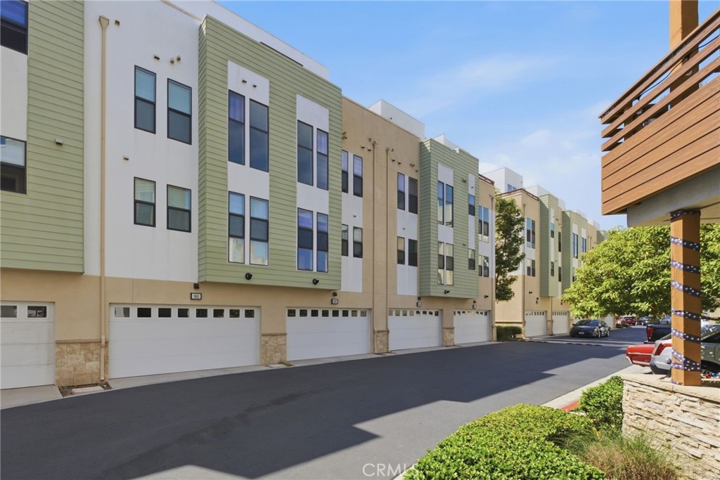 1660 Topanga