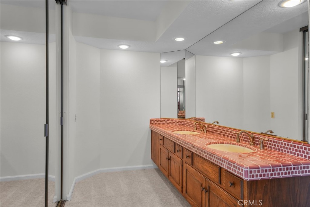 981 Bayside Cove 405