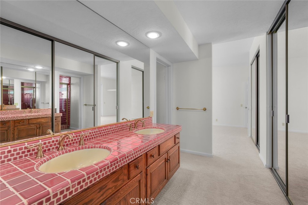 981 Bayside Cove 405