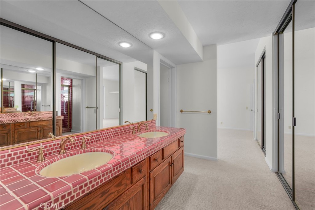 981 Bayside Cove 405