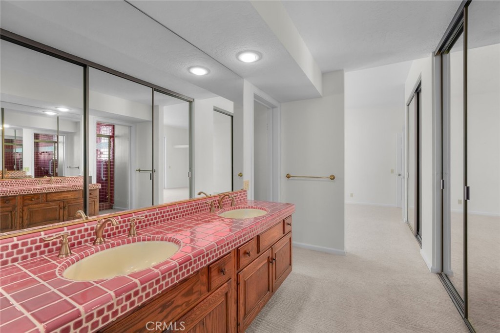 981 Bayside Cove 405
