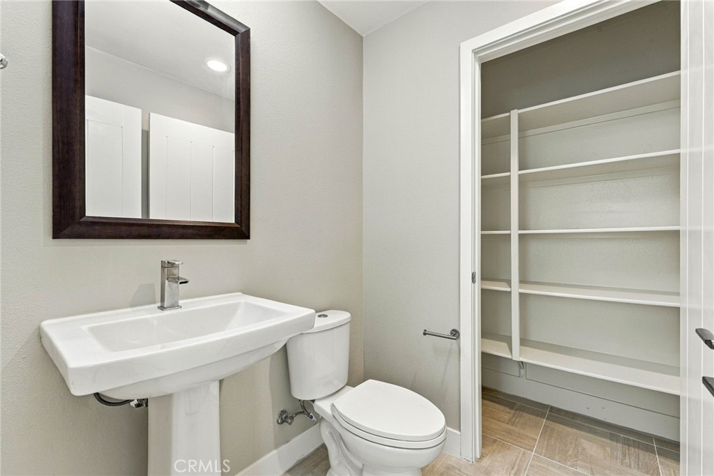1682 Grandview
