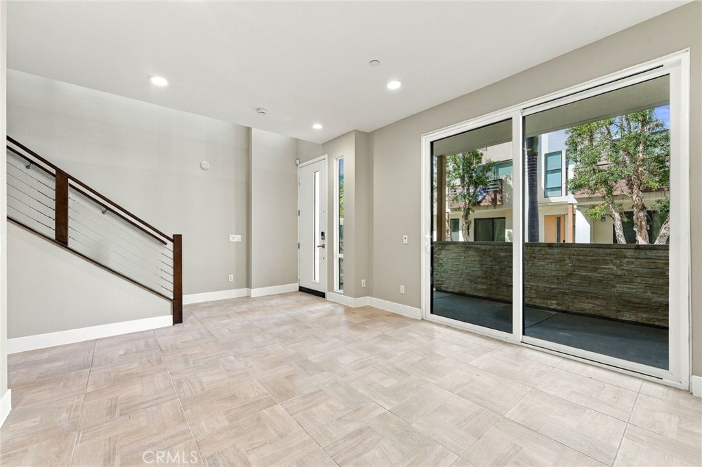 1682 Grandview