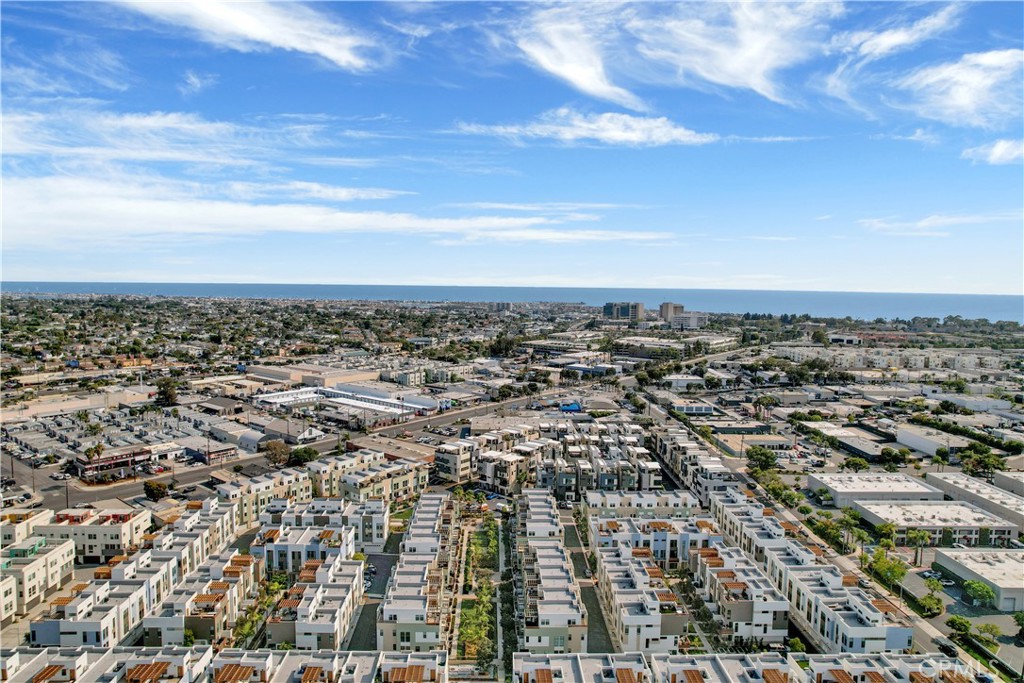 1682 Grandview