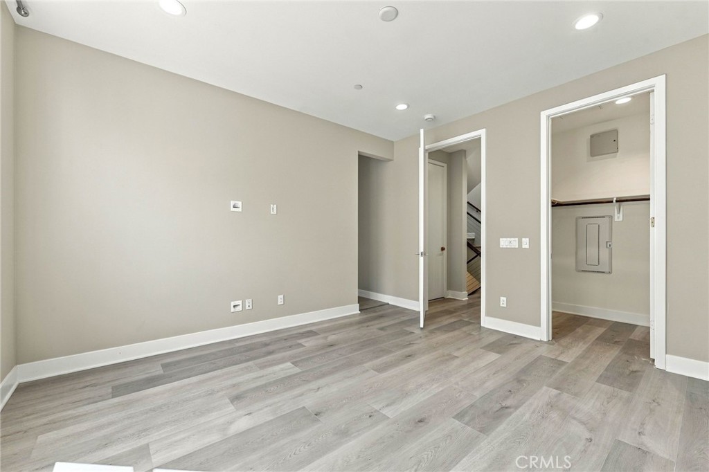 1682 Grandview