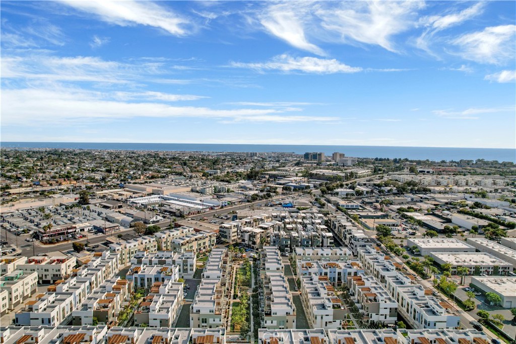 1682 Grandview