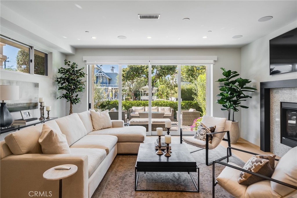 428 Fernleaf Avenue
