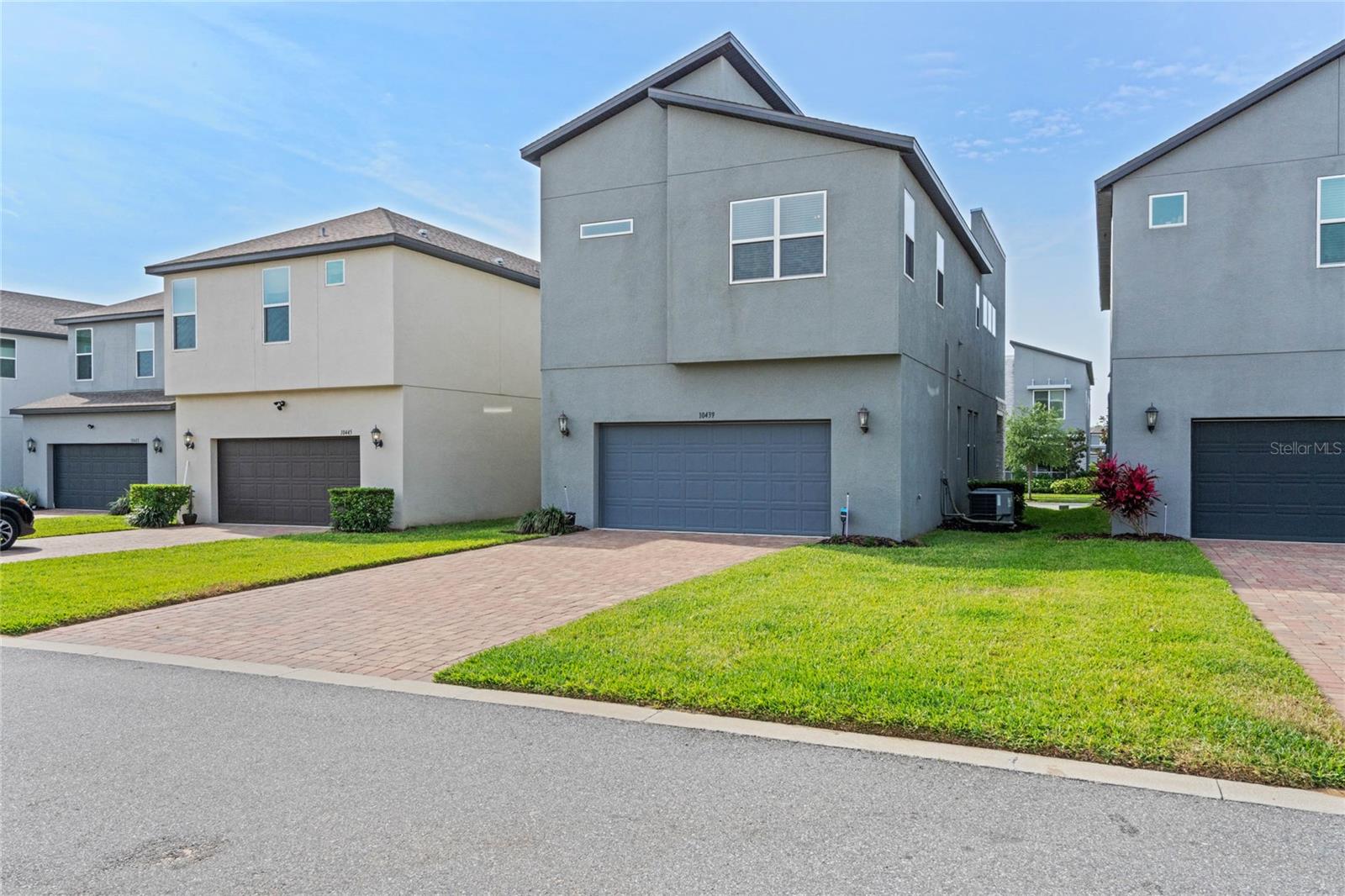 10439 AUSTRINA OAK LOOP