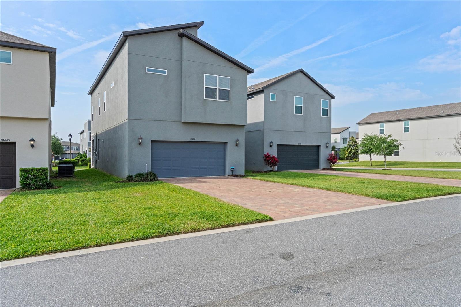 10439 AUSTRINA OAK LOOP
