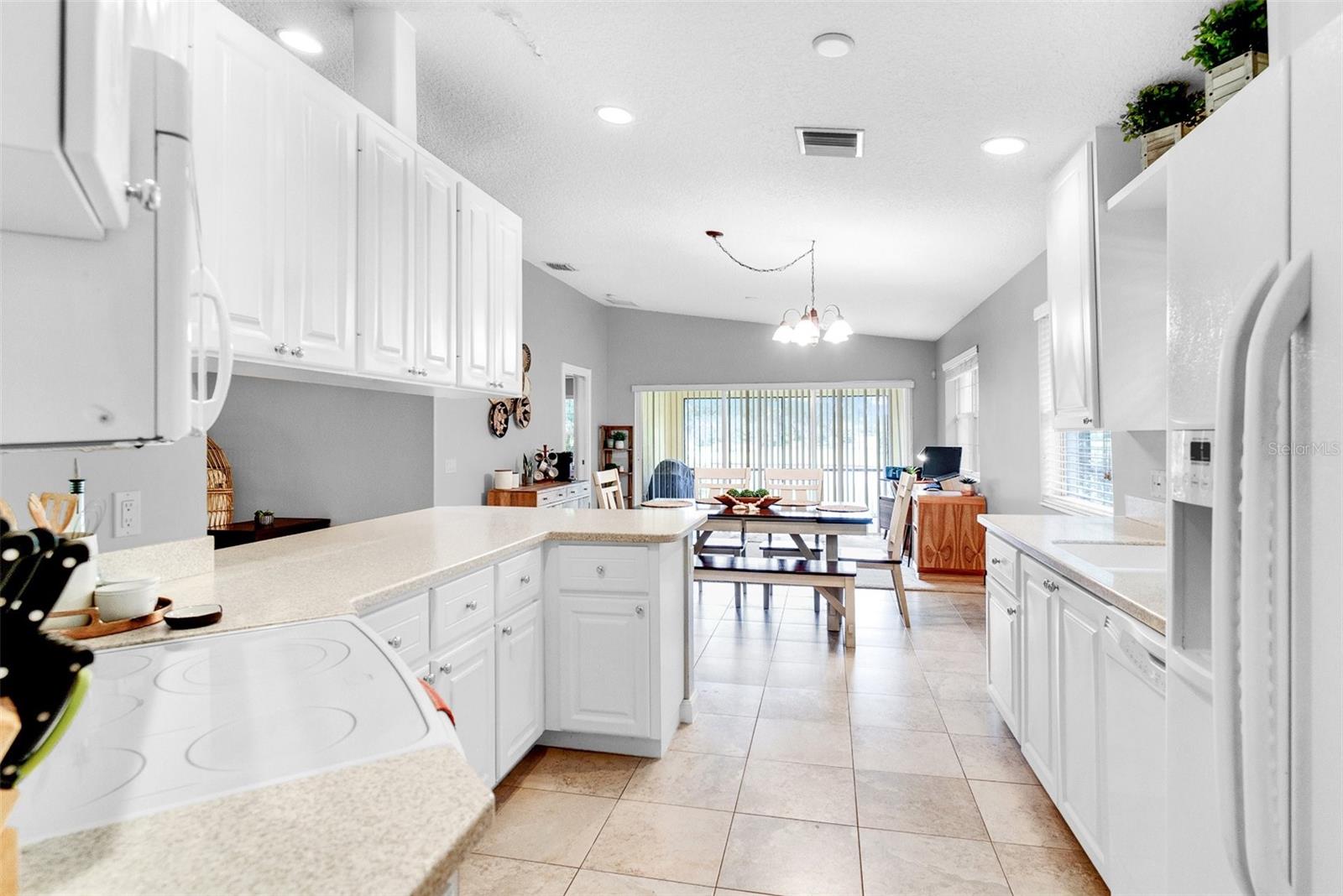 11818 DELFINA LN