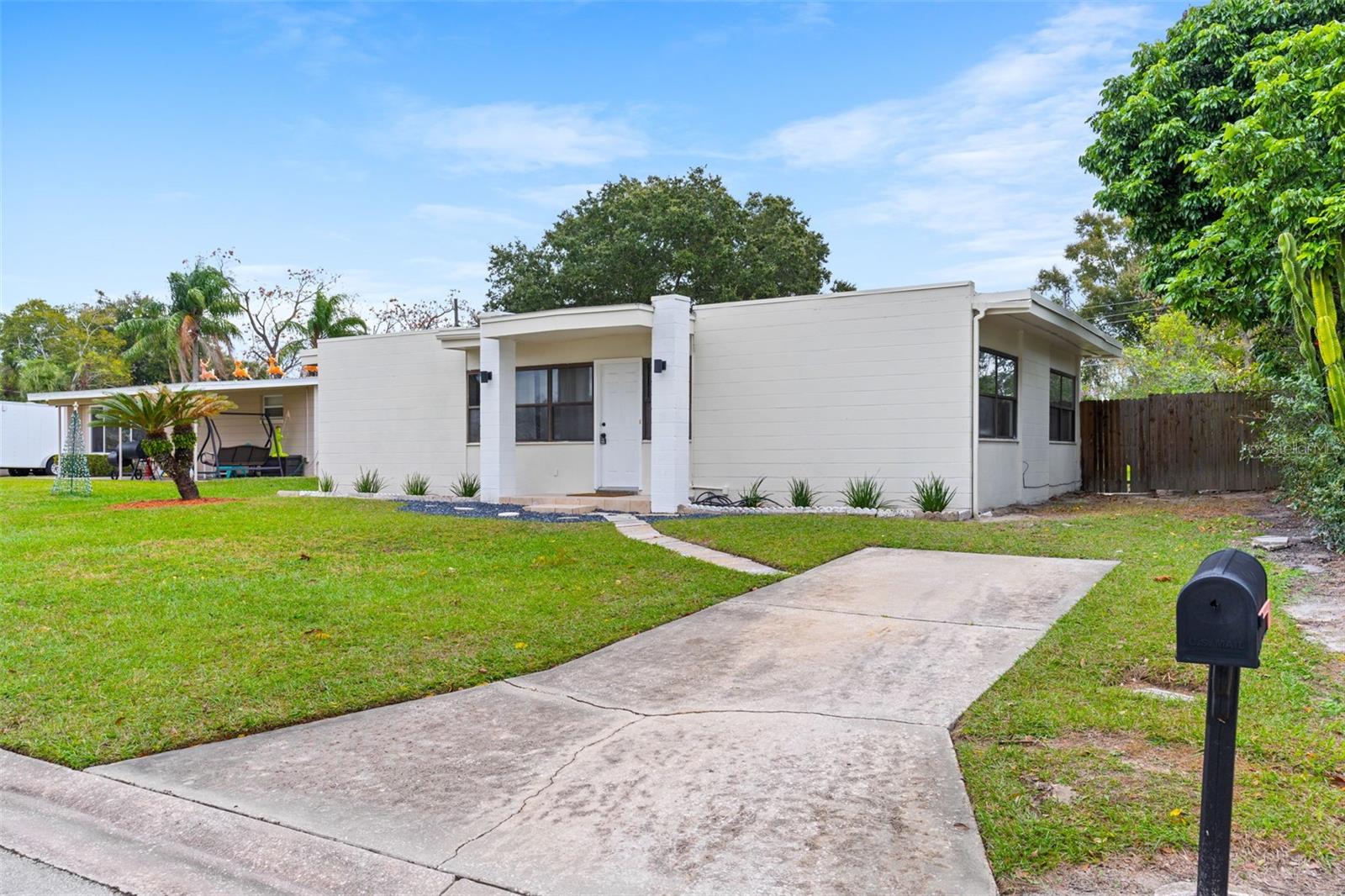 521 CARLISLE AVE