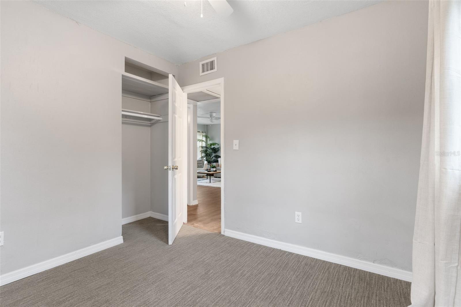 521 CARLISLE AVE
