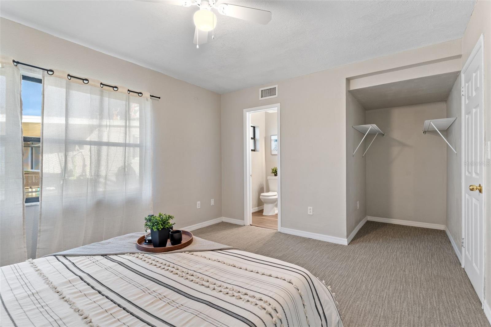 521 CARLISLE AVE