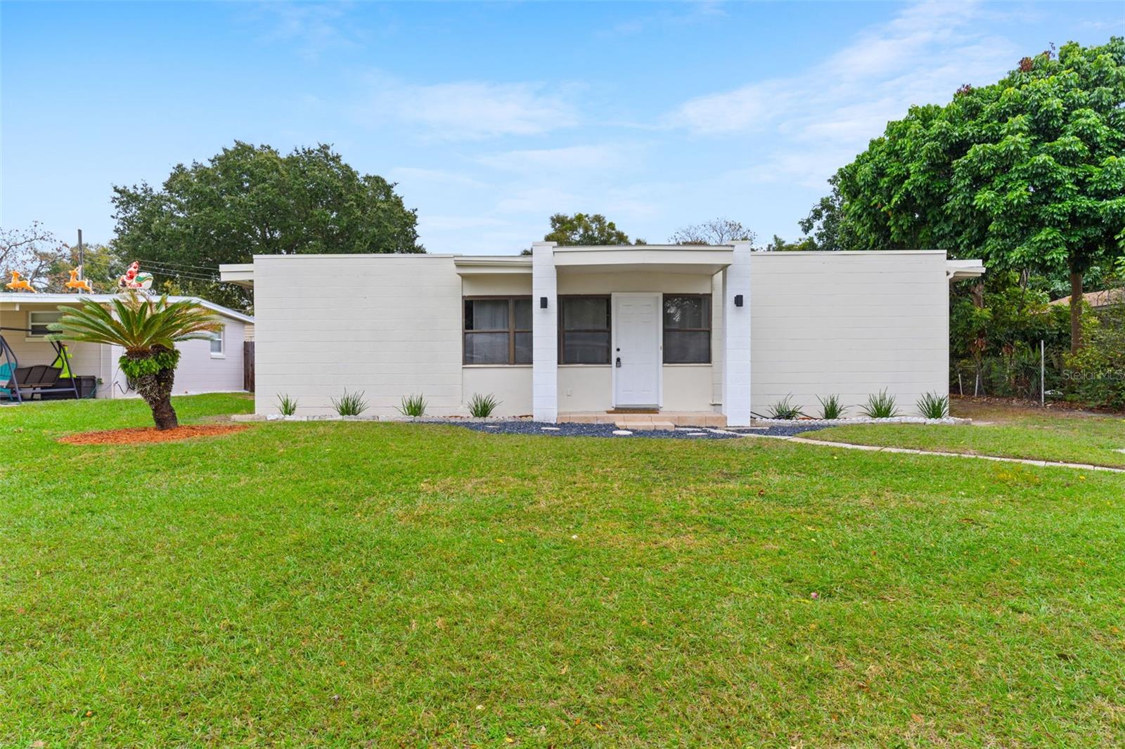 521 CARLISLE AVE
