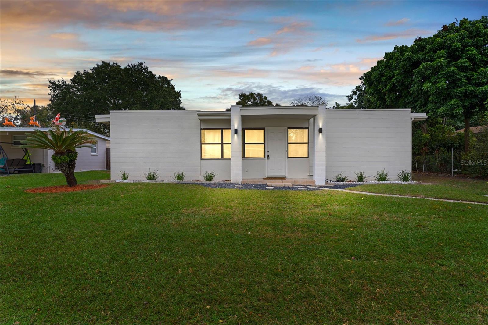 521 CARLISLE AVE