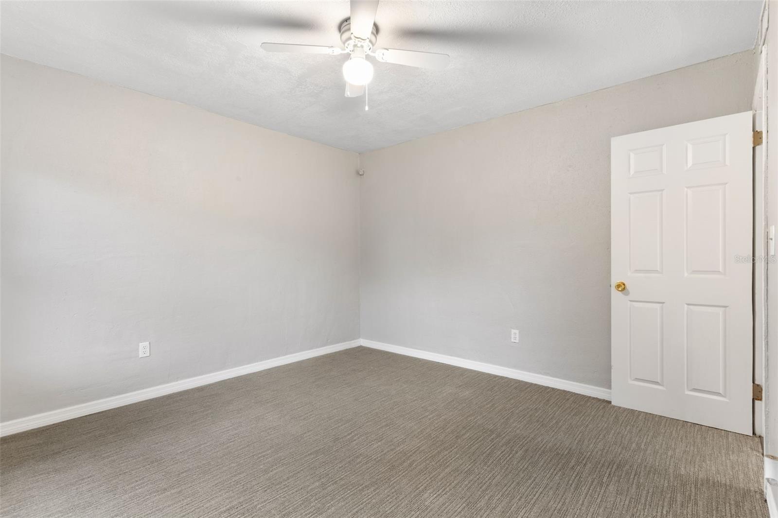 521 CARLISLE AVE