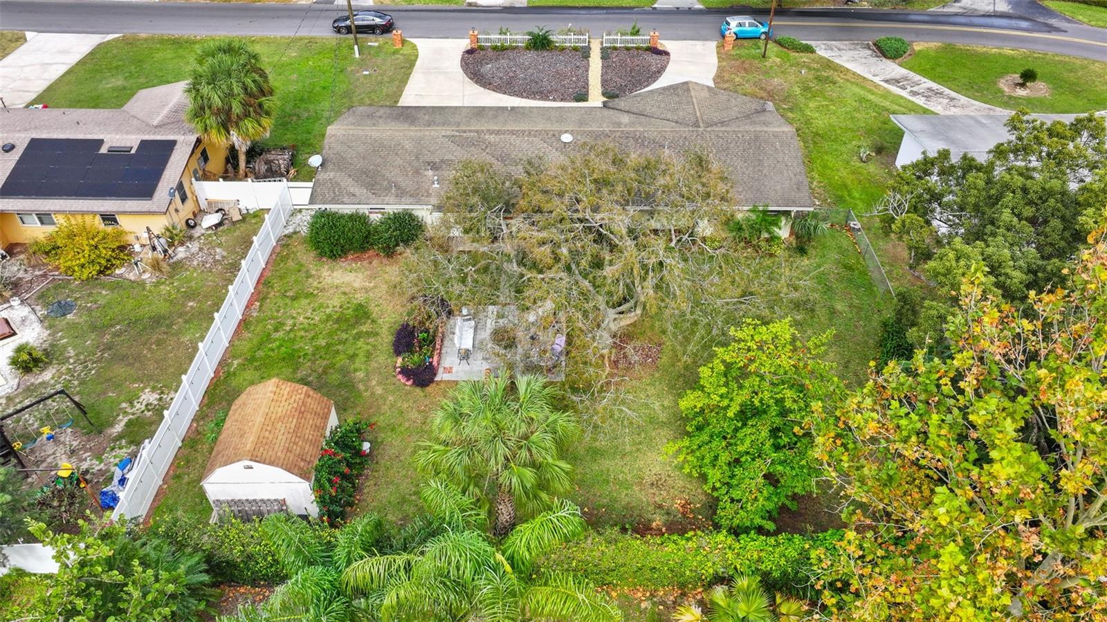 980 OLEANDER DR SE