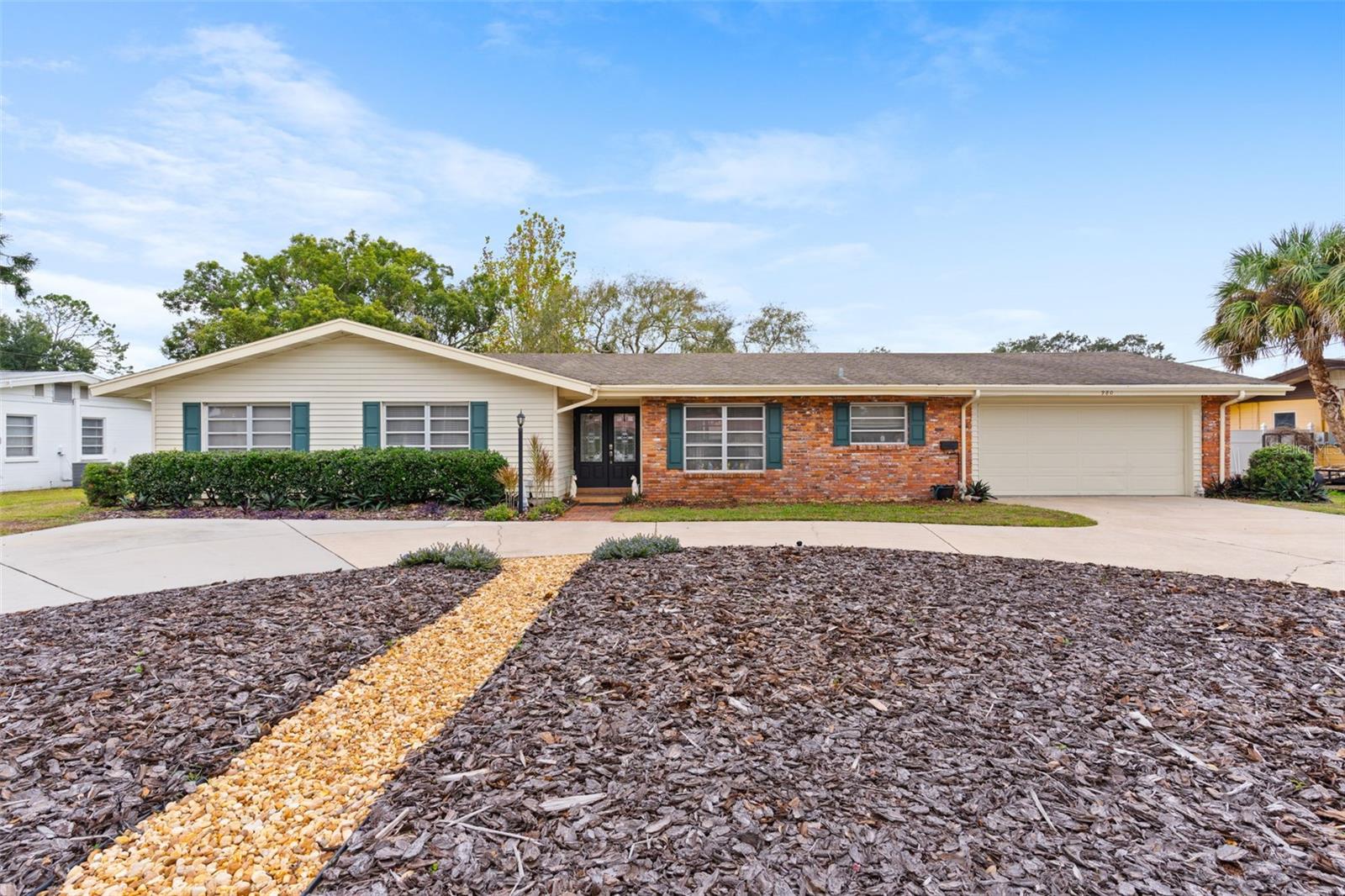 980 OLEANDER DR SE