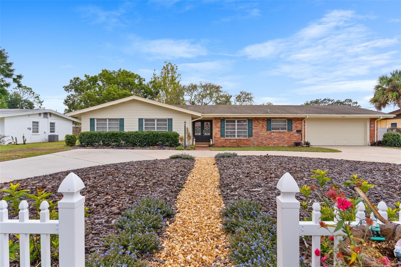 980 OLEANDER DR SE