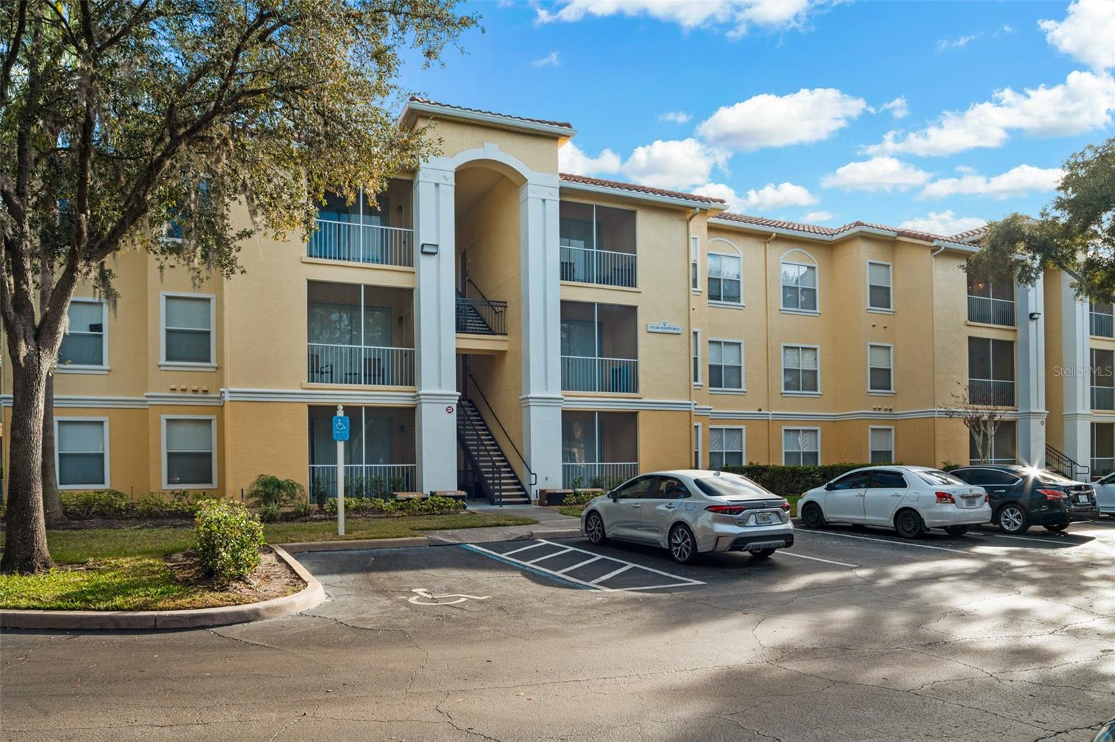 1375 LAKE SHADOW CIR #11301