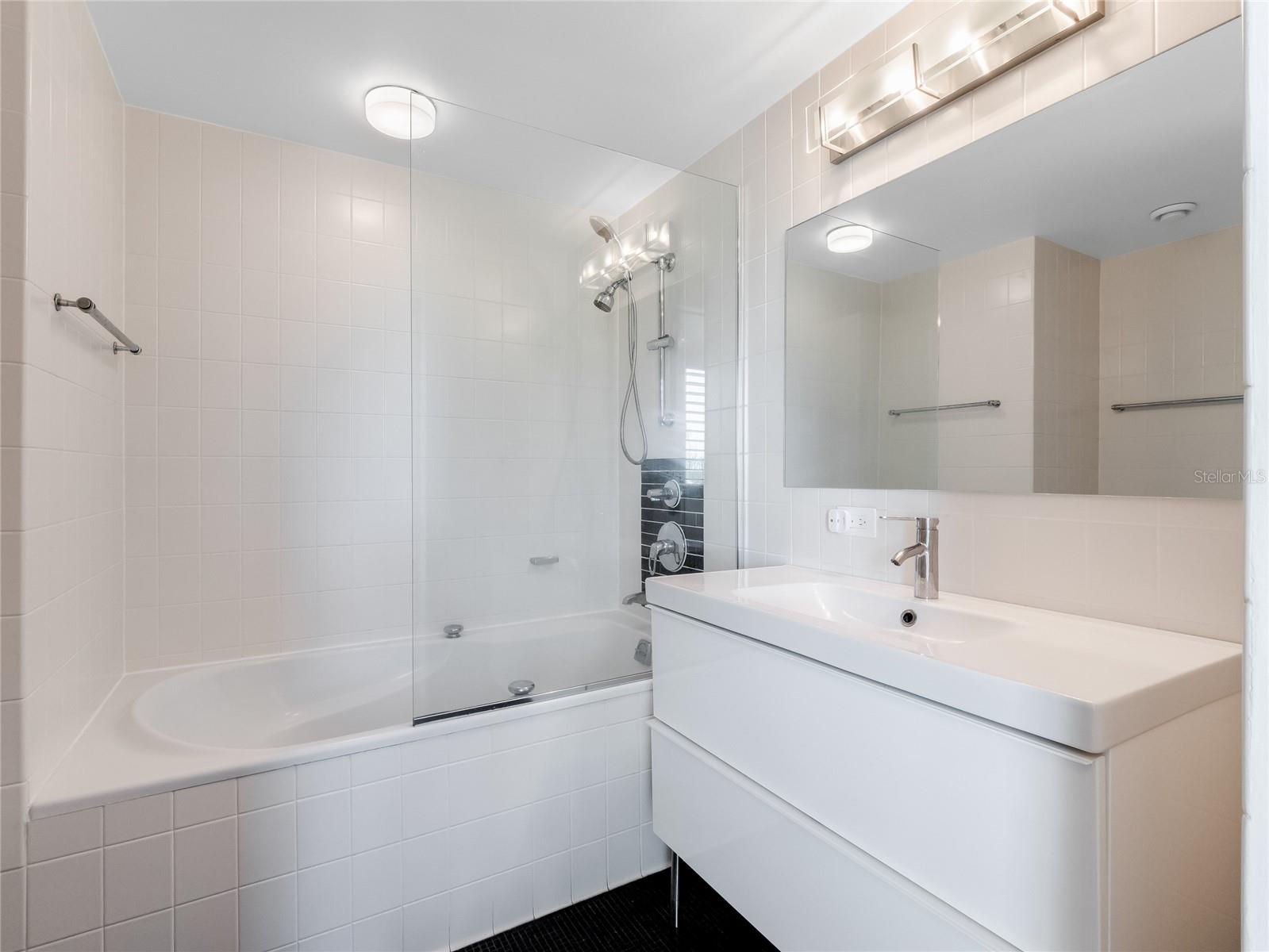 489 OCEAN SHORE BLVD