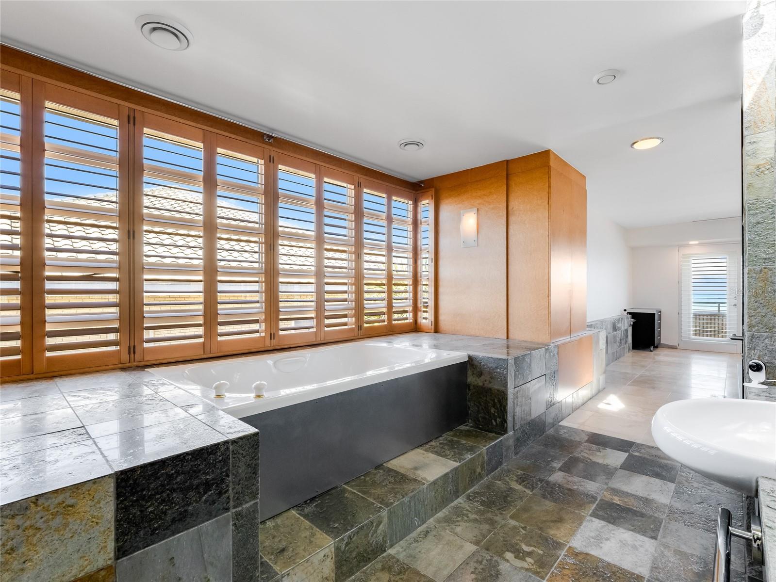 489 OCEAN SHORE BLVD