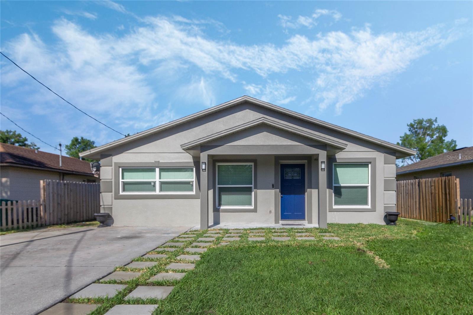 686 BETHUNE AVE