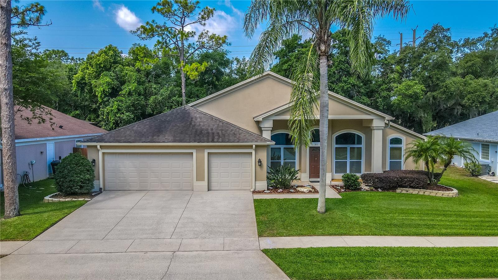 311 HAZELNUT ST