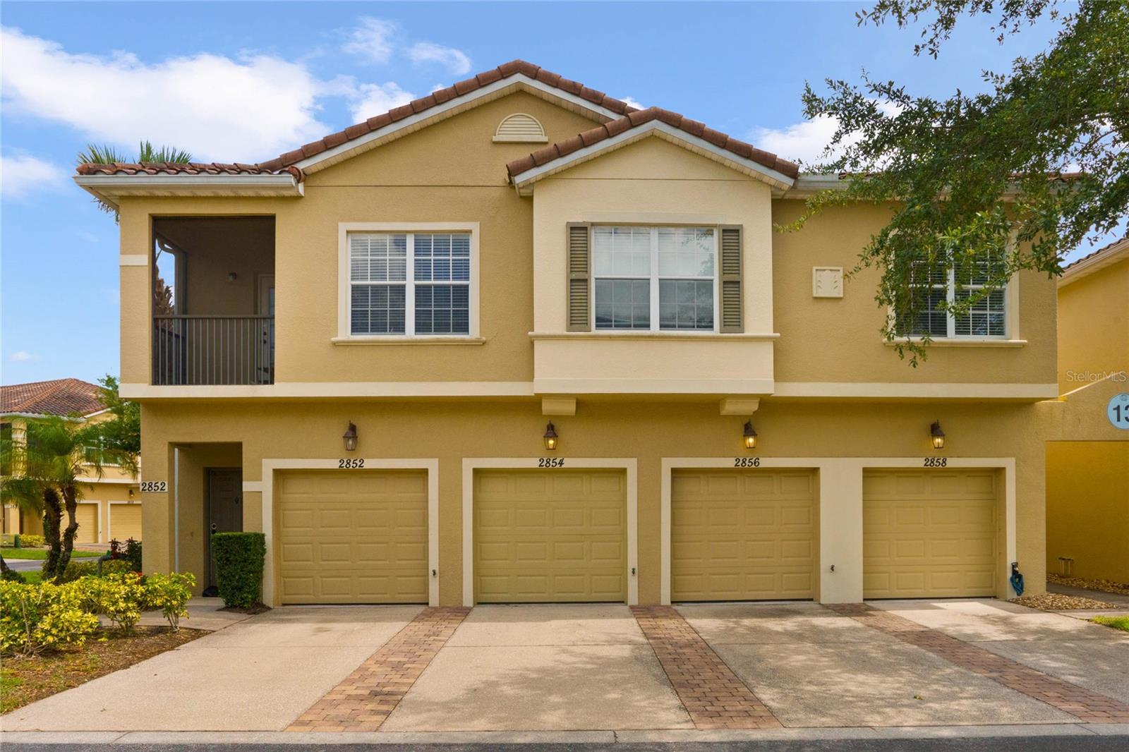 2854 OAKWATER DR #2854