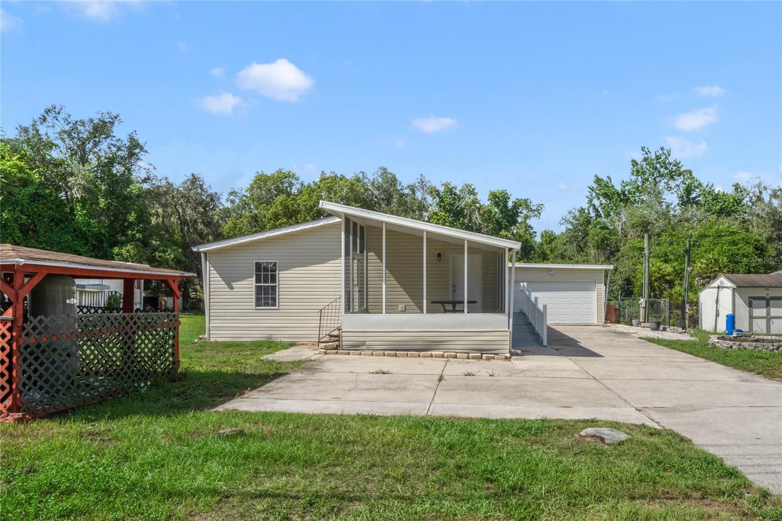 6516 OLD LAKE WILSON RD