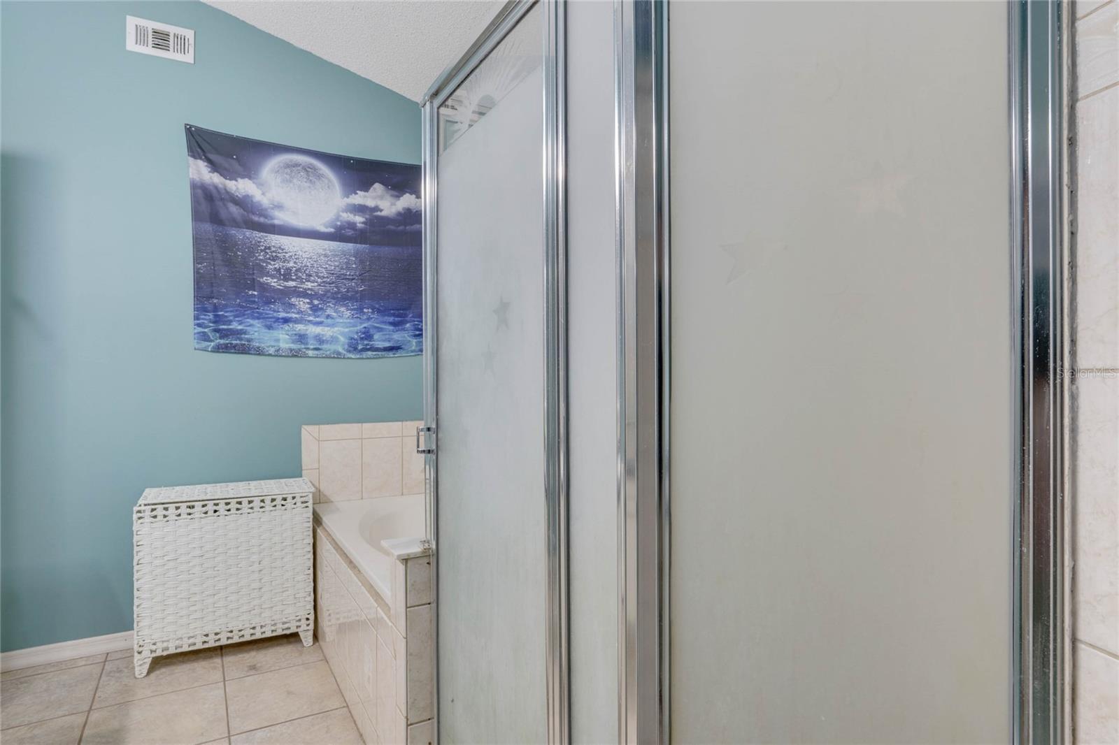 11404 KENLEY CIR