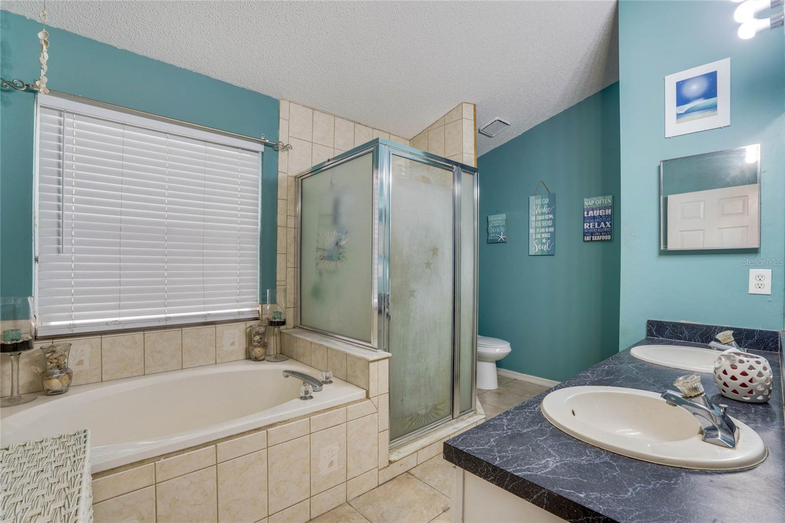11404 KENLEY CIR