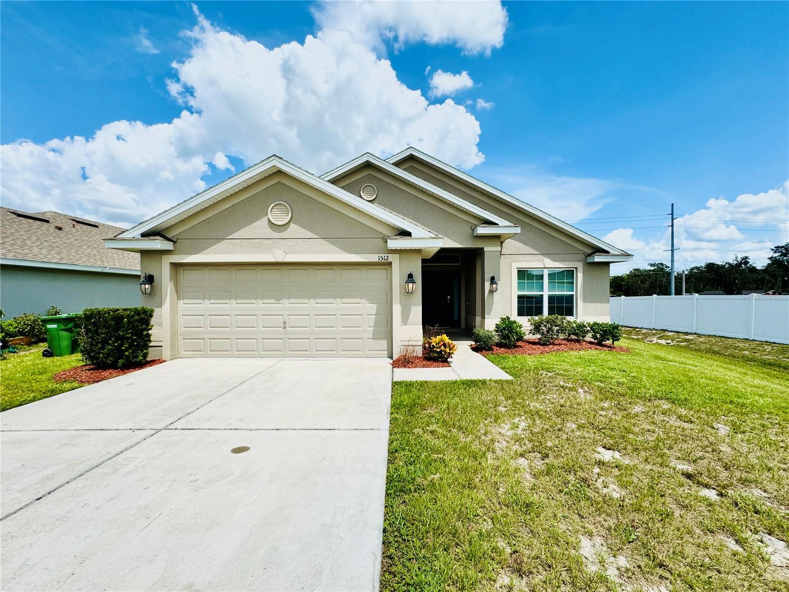 1512 GREY EAGLE LN