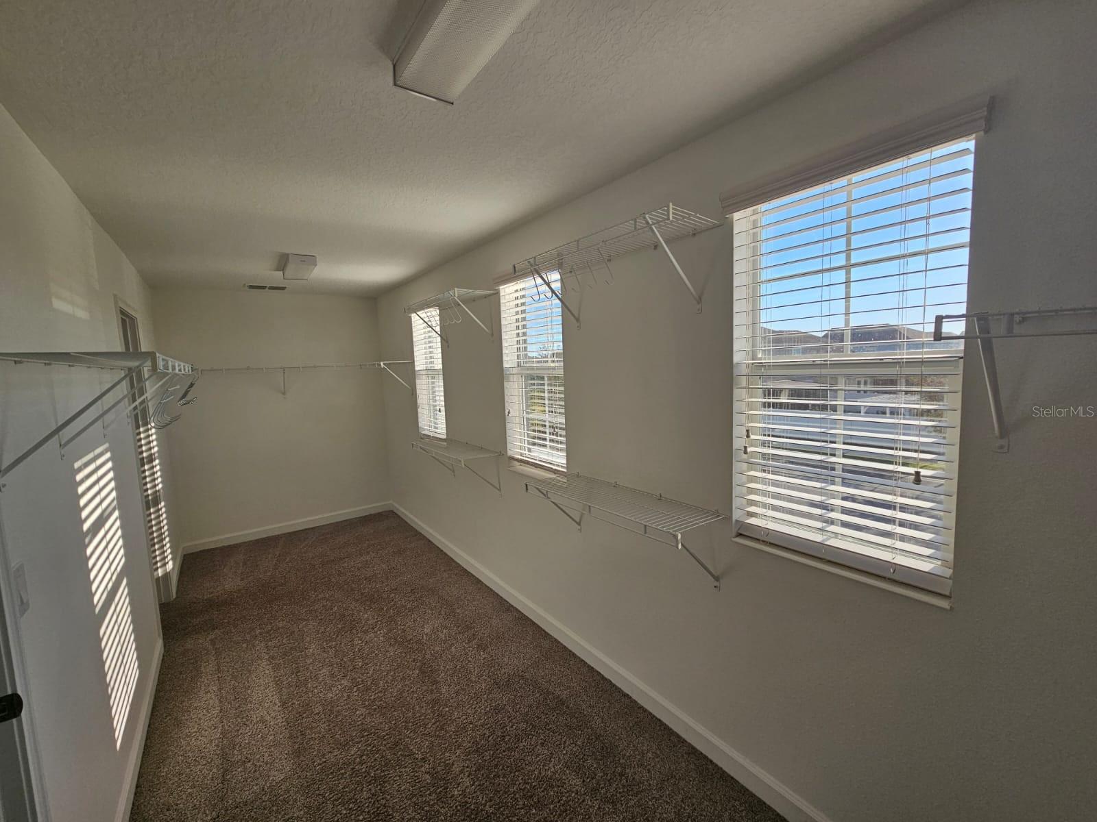 3059 BEAVER CREEK DR