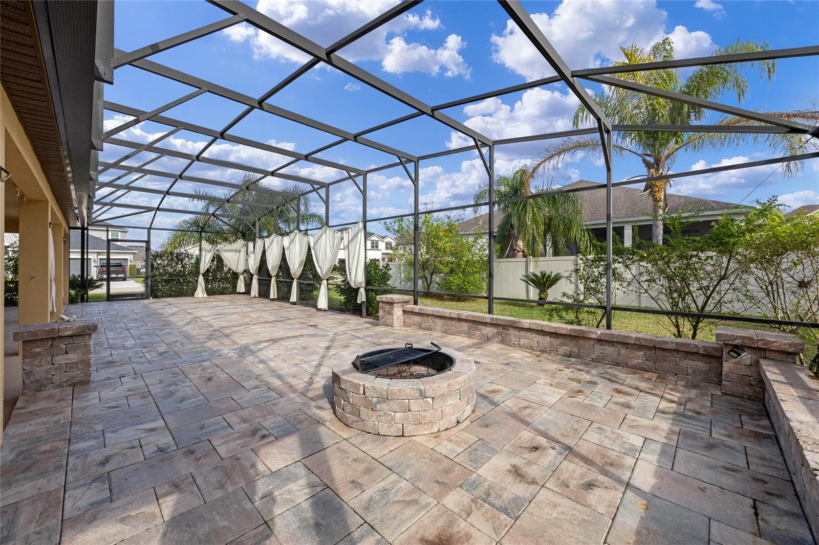 1827 PISGAH LN