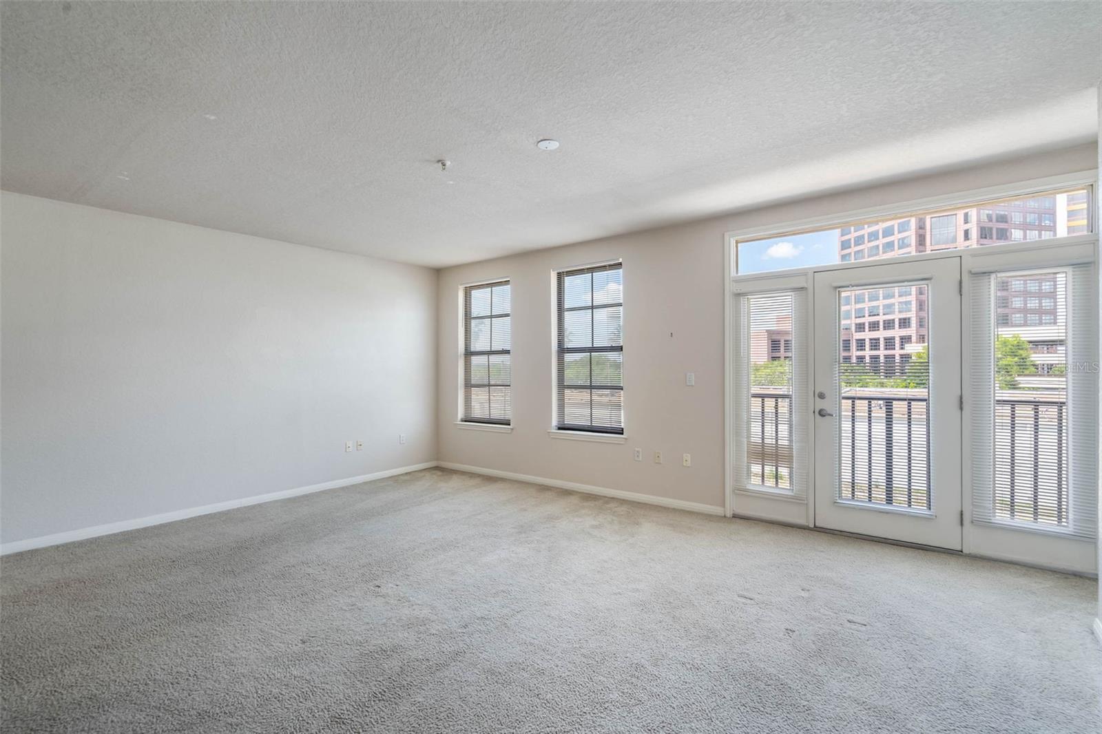 911 N ORANGE AVE #352