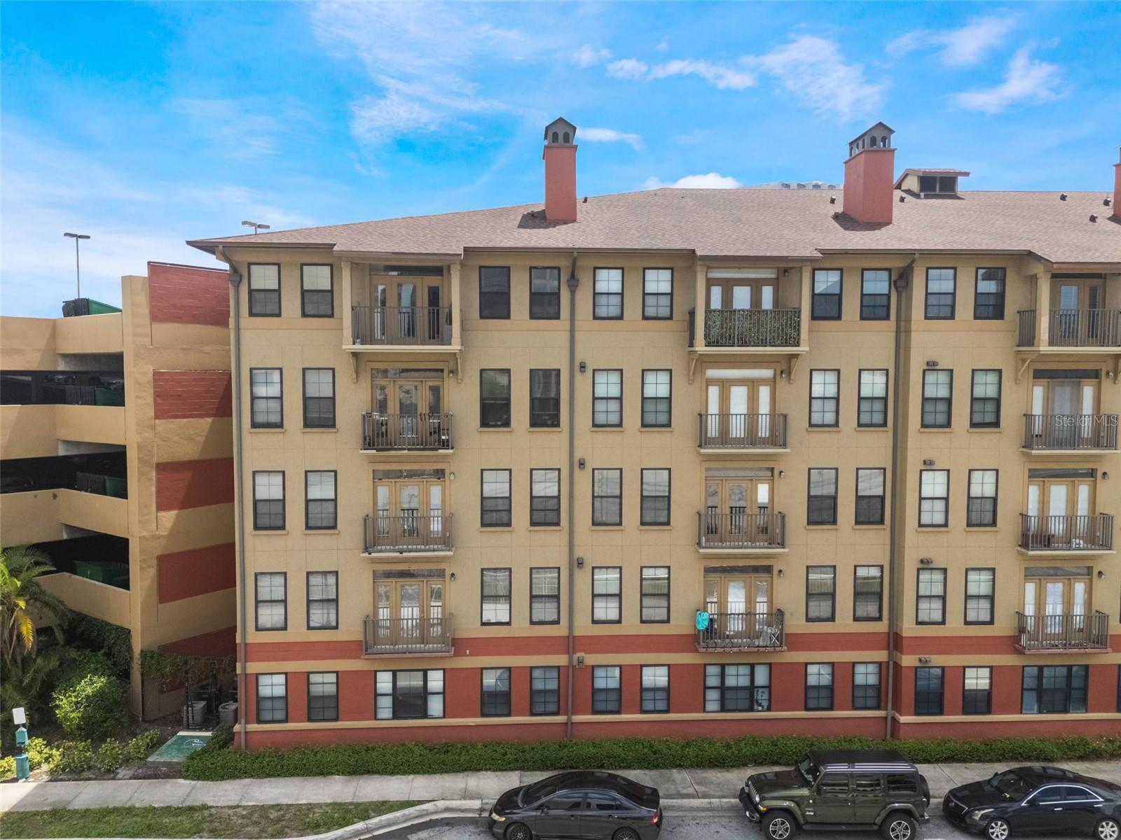 911 N ORANGE AVE #352