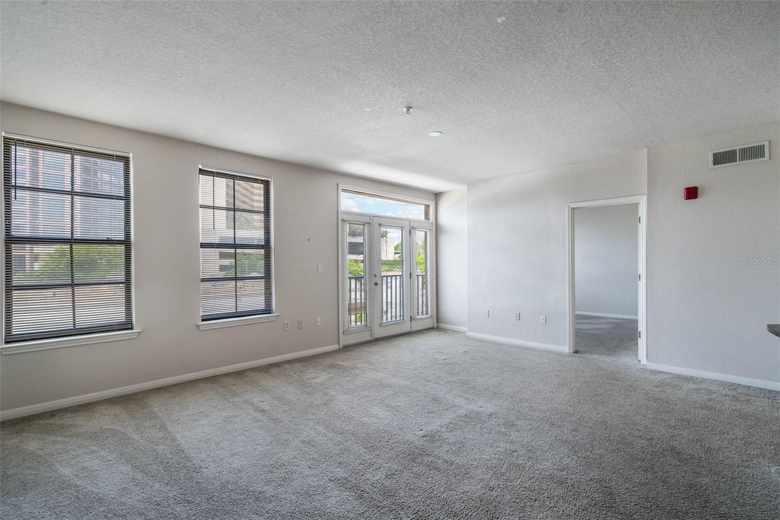 911 N ORANGE AVE #352