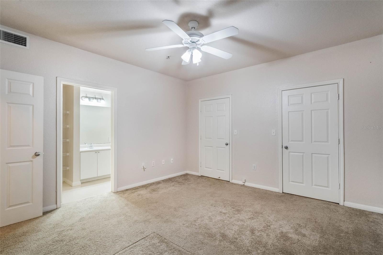 911 N ORANGE AVE #352