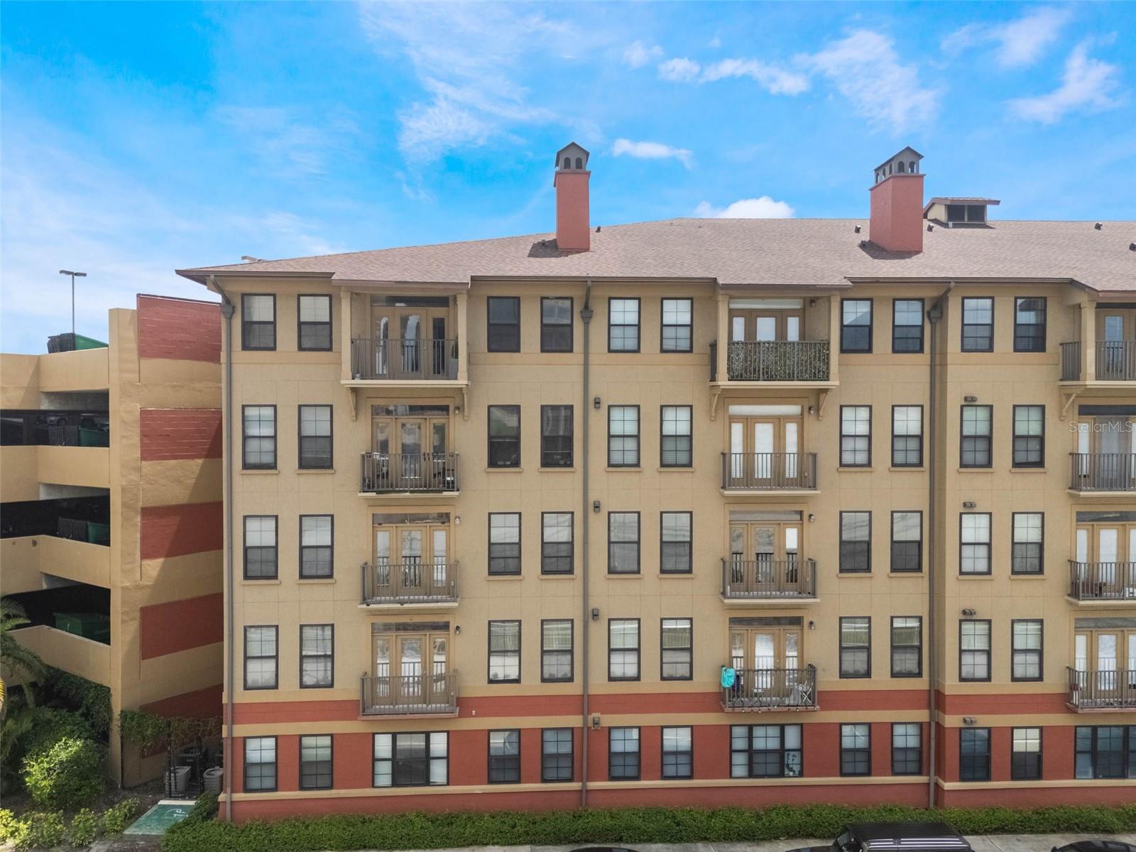 911 N ORANGE AVE #352