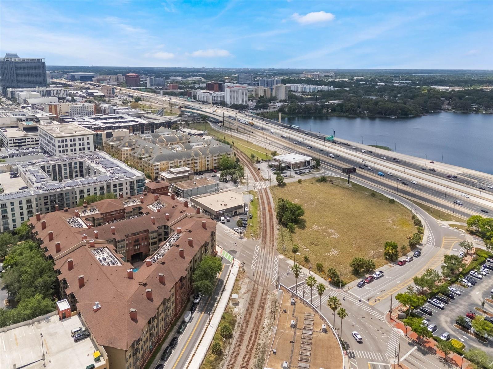 911 N ORANGE AVE #352