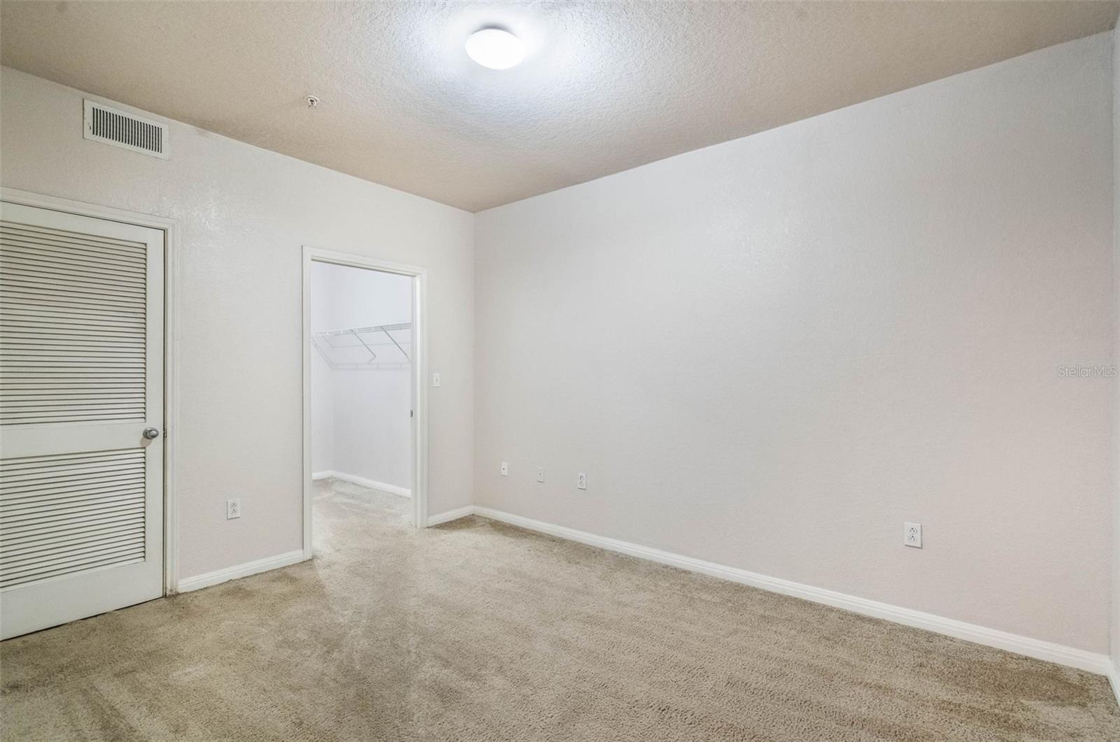 911 N ORANGE AVE #352