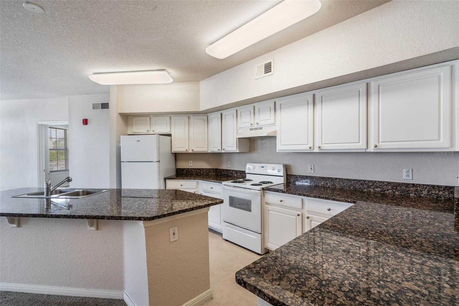 911 N ORANGE AVE #352