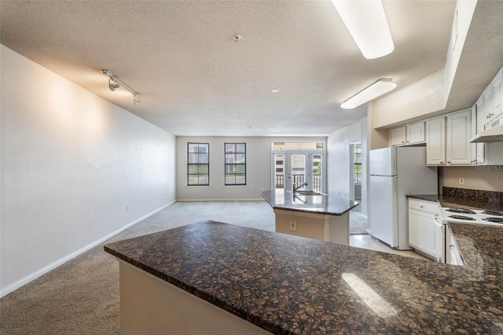 911 N ORANGE AVE #352