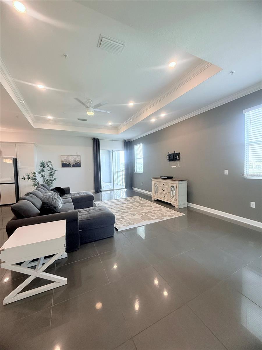 4721 CLOCK TOWER DR #402