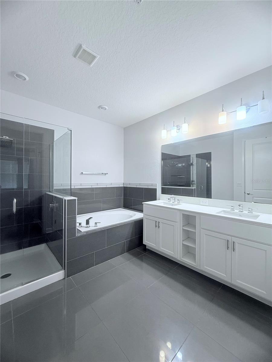 4721 CLOCK TOWER DR #402