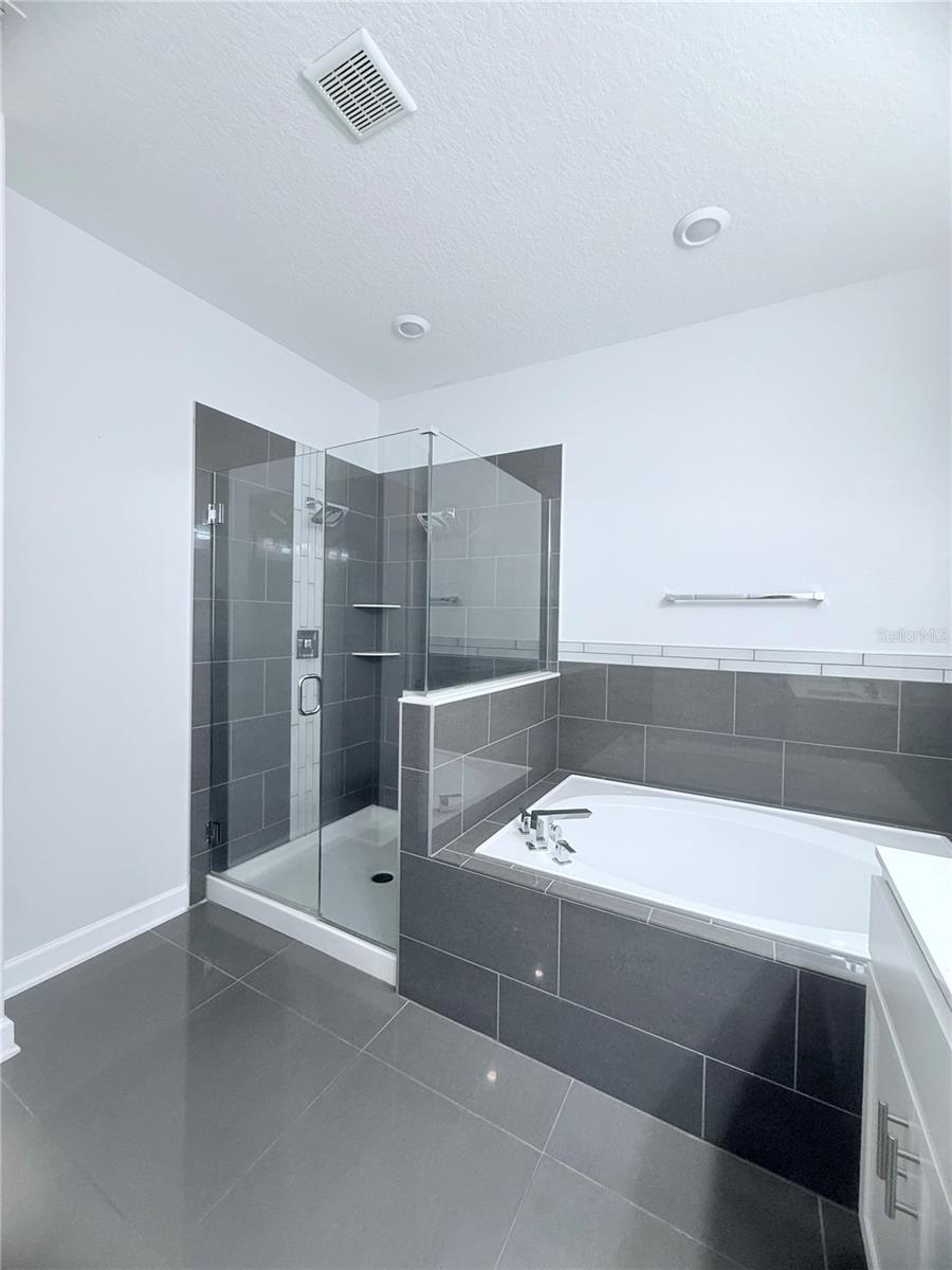 4721 CLOCK TOWER DR #402