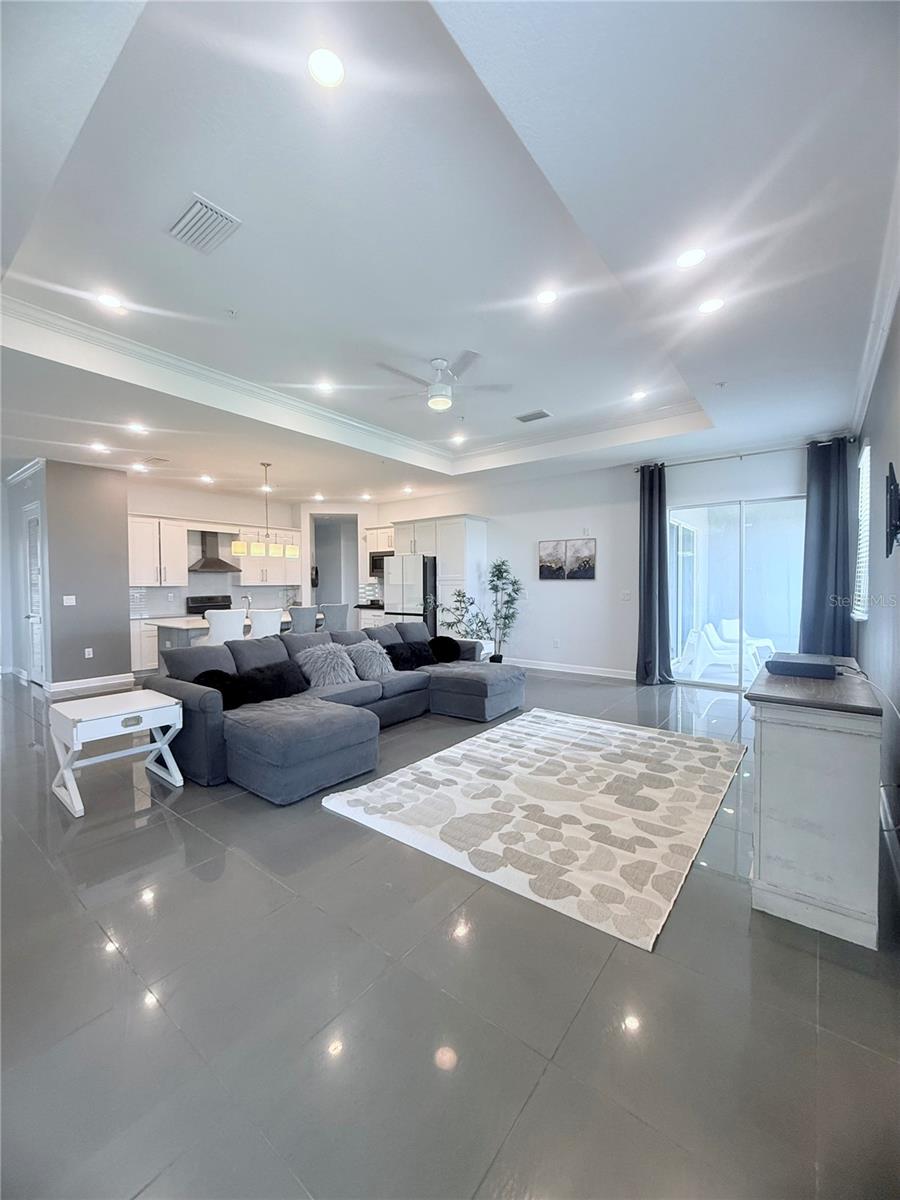 4721 CLOCK TOWER DR #402